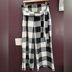 New York & Company Stylish Black and White Checkered Women's Pants- Size Medium